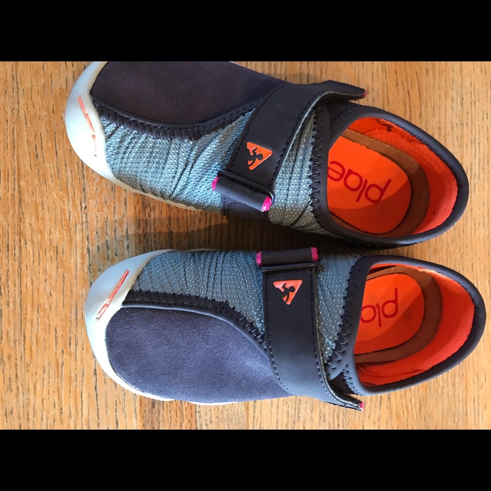 Plae sneakers
